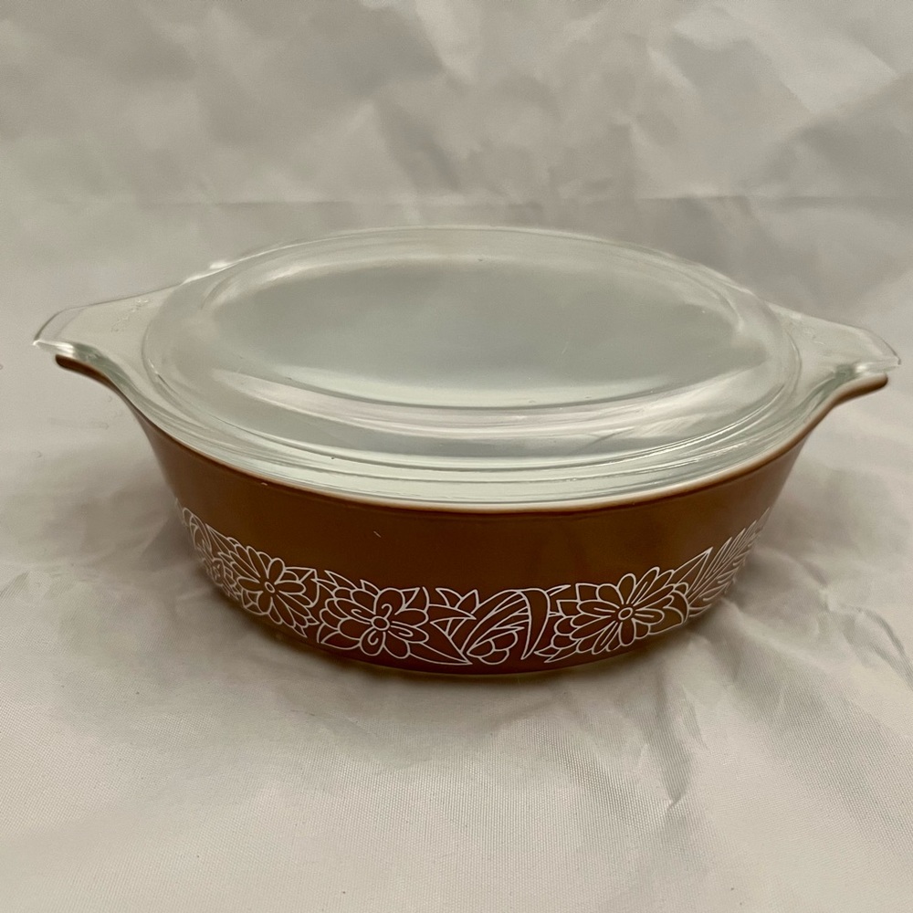Vintage PYREX Woodland Casserole Dish 471-B 471B
